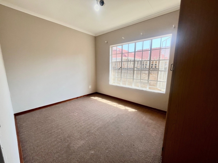 To Let 3 Bedroom Property for Rent in Protea Park North West